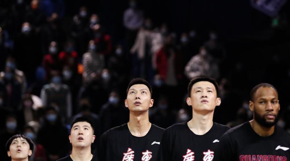 露尿口美女无遮拦